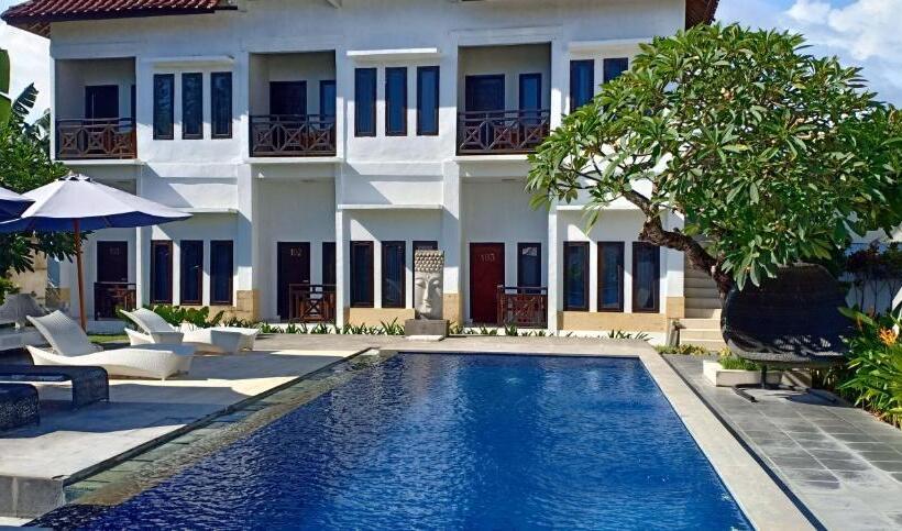 غرفة سوبيريور مطلة على حمام السباحة, Jm Hotel Kuta Lombok