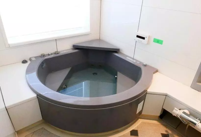 سوئیت با وان آب گرم, K S House Kanazawa  Travelers Hostel