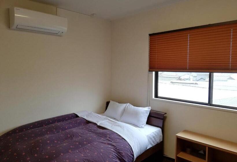 اتاق چهار تخته با دستشویی مشترک, K S House Kanazawa  Travelers Hostel