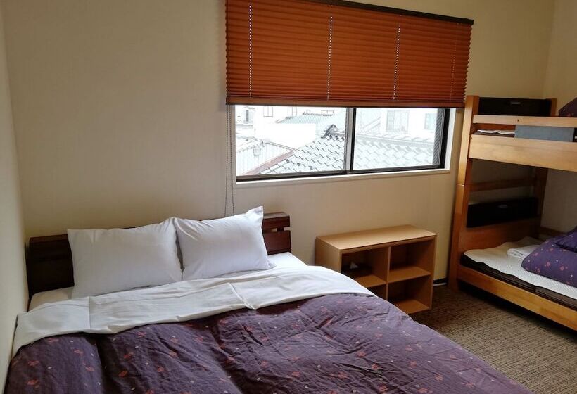 اتاق چهار تخته با دستشویی مشترک, K S House Kanazawa  Travelers Hostel