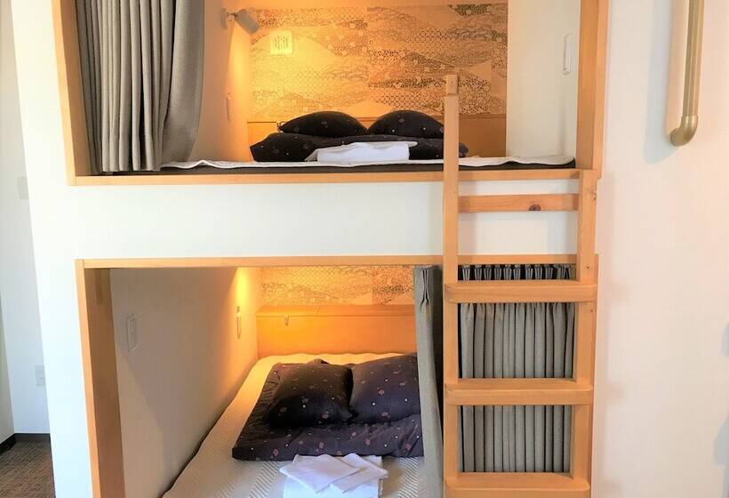 تختخواب در اتاق مشترک, K S House Kanazawa  Travelers Hostel