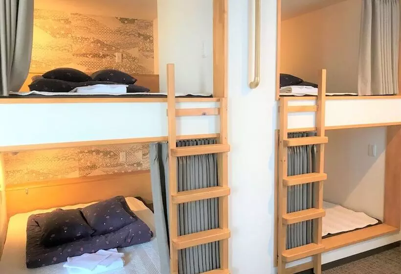 تختخواب در اتاق مشترک, K S House Kanazawa  Travelers Hostel