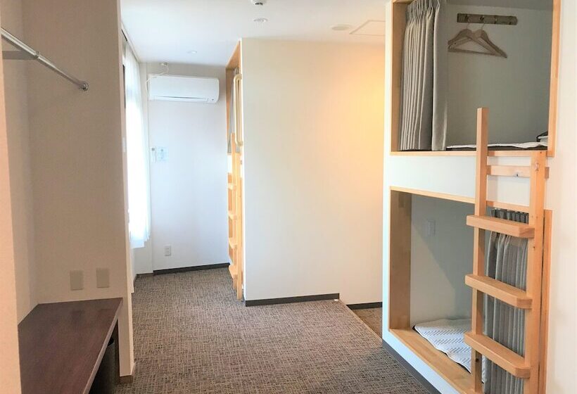 تختخواب در اتاق مشترک, K S House Kanazawa  Travelers Hostel