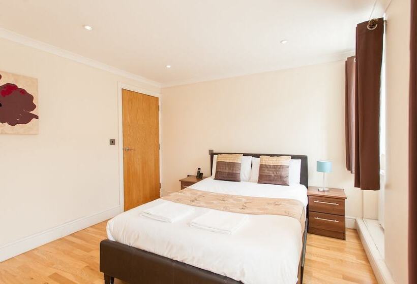 דירת פנטהאוז 2 חדרי שינה, London Serviced Apartments
