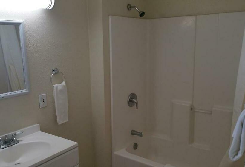 キングサイズベッドのスタンダードルーム, Budget Inn Mojave