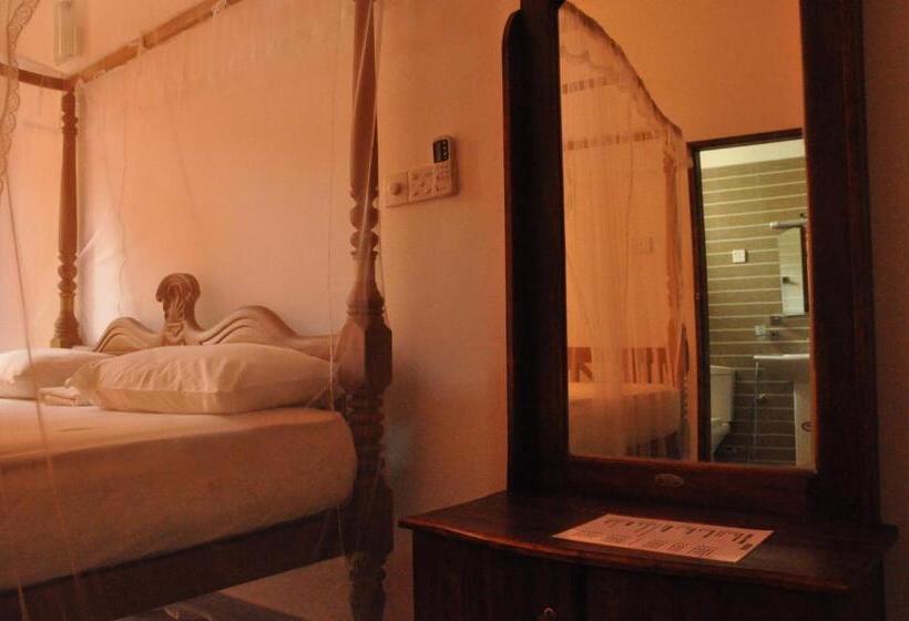 غرفة قياسية ثلاثية, Nooit Gedacht Holiday Resort Unawatuna