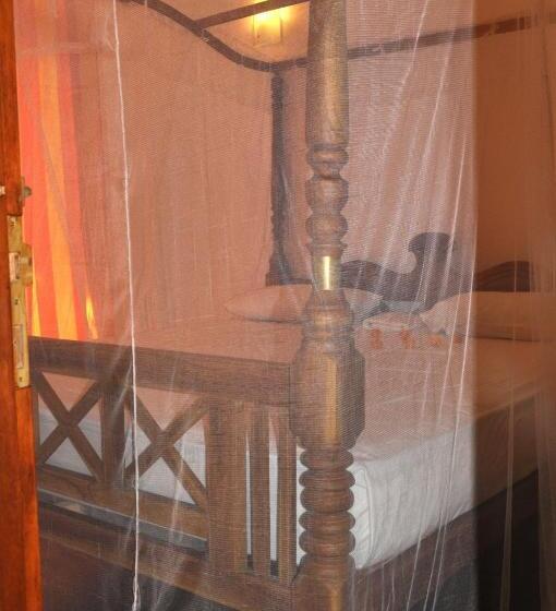 غرفة قياسية ثلاثية, Nooit Gedacht Holiday Resort Unawatuna