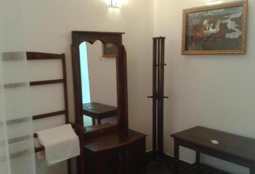 غرفة قياسية ثلاثية, Nooit Gedacht Holiday Resort Unawatuna