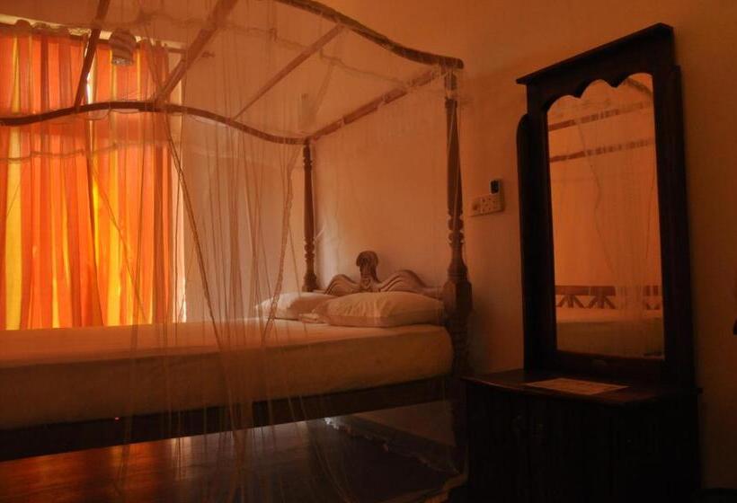 غرفة قياسية ثلاثية, Nooit Gedacht Holiday Resort Unawatuna