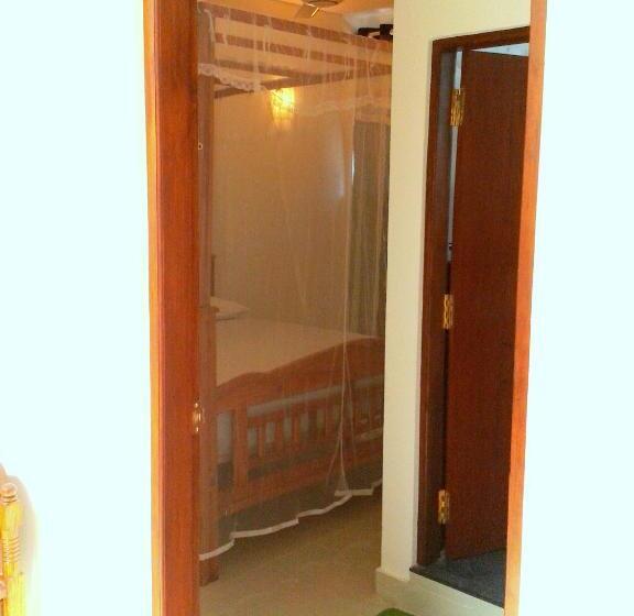 Номер Стандарт Трехместный, Nooit Gedacht Holiday Resort Unawatuna
