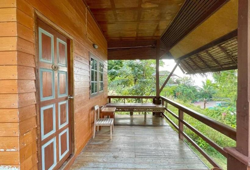 בונגלו משפחתי, P.d. Beach Resort