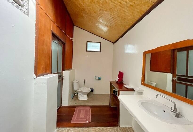 בונגלו משפחתי, P.d. Beach Resort