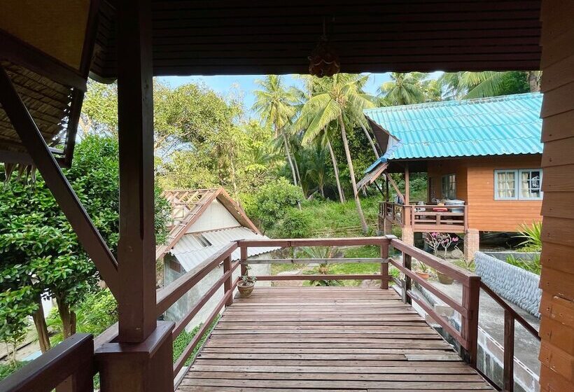 בונגלו משפחתי, P.d. Beach Resort