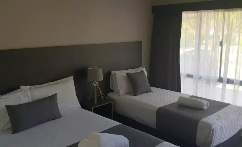 スーペリアールーム, Beachway Motel