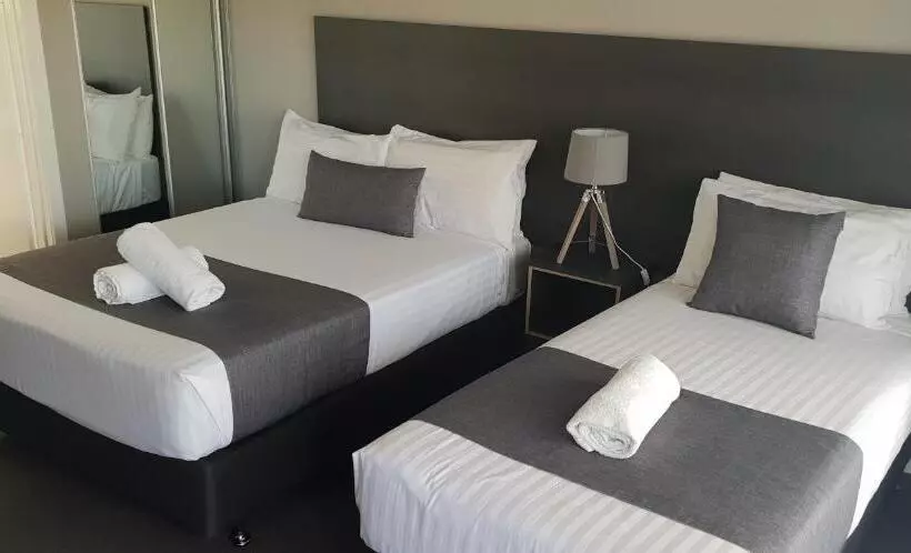 スーペリアールーム, Beachway Motel