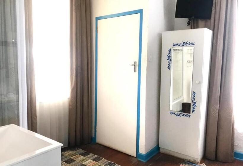 Номер Стандарт, Athenian Villa