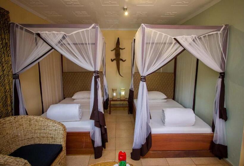 スタンダードルーム, 2 Friends Guest House