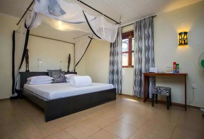 اتاق استاندارد با چشم‌انداز استخر, 2 Friends Guest House
