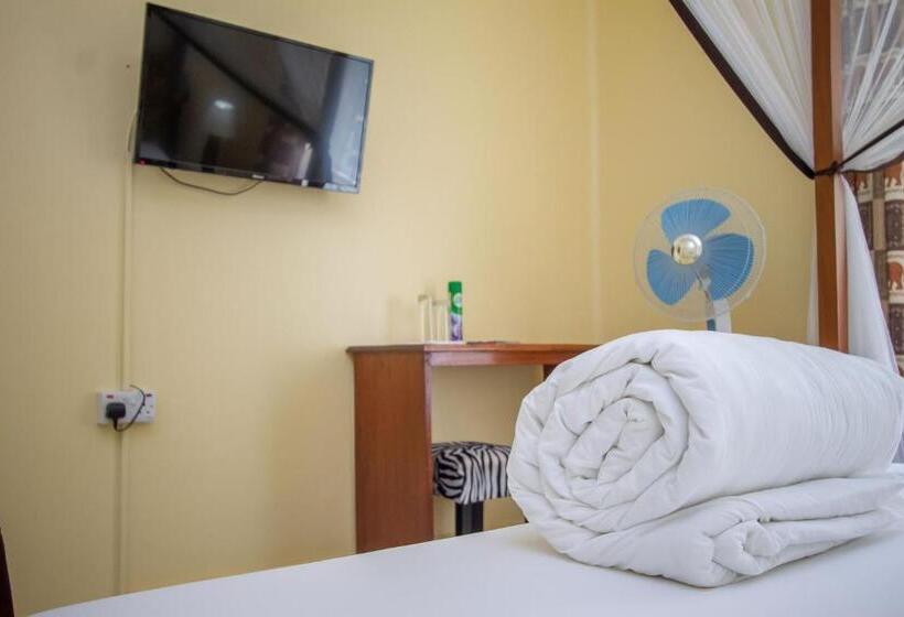 プールビュースタンダードルーム, 2 Friends Guest House