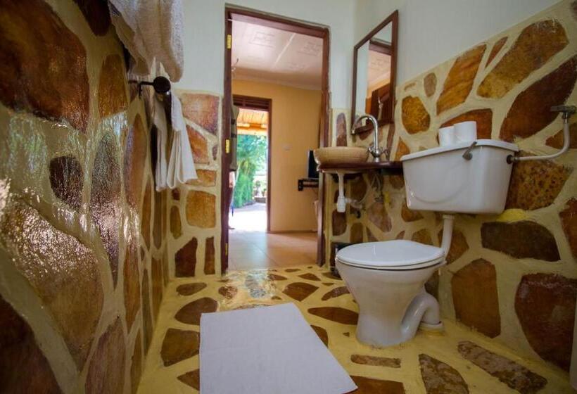 اتاق لوکس, 2 Friends Guest House