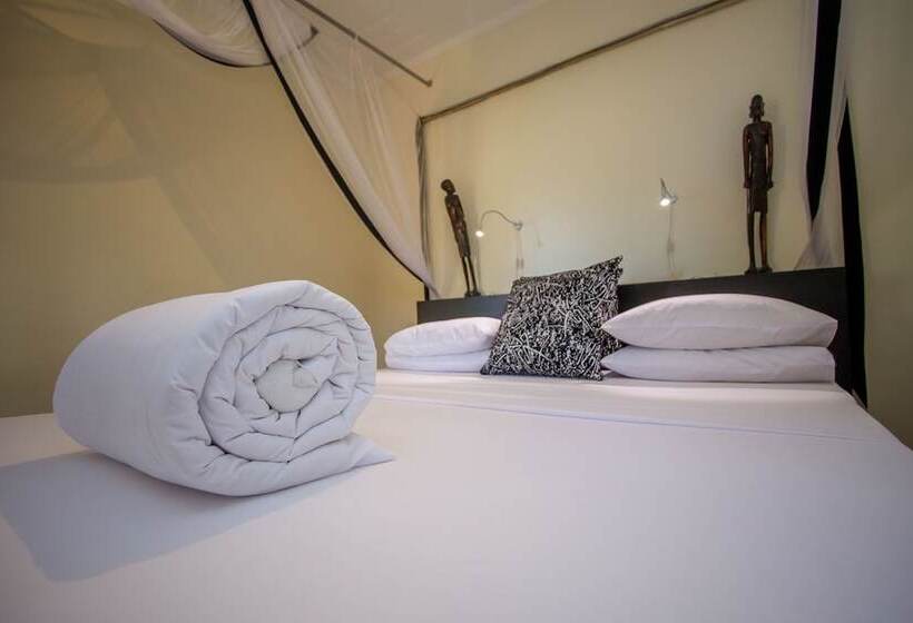 スタンダードルーム, 2 Friends Guest House