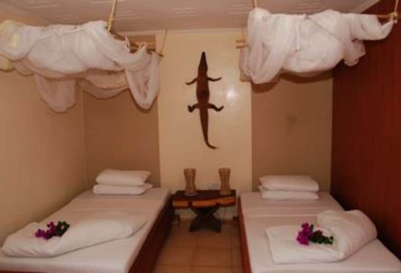 スタンダードルーム, 2 Friends Guest House