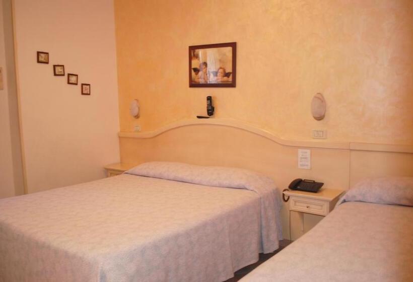 غرفة قياسية ثلاثية, Belvedere