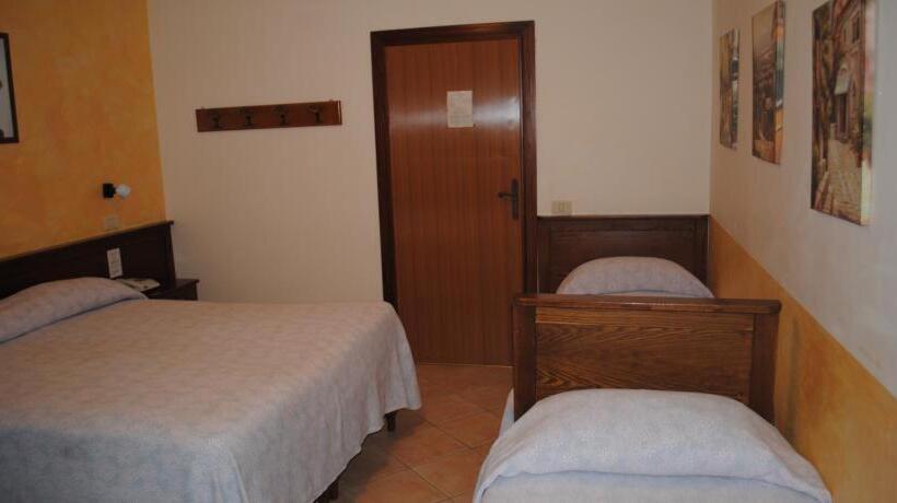 غرفة قياسية رباعية, Belvedere