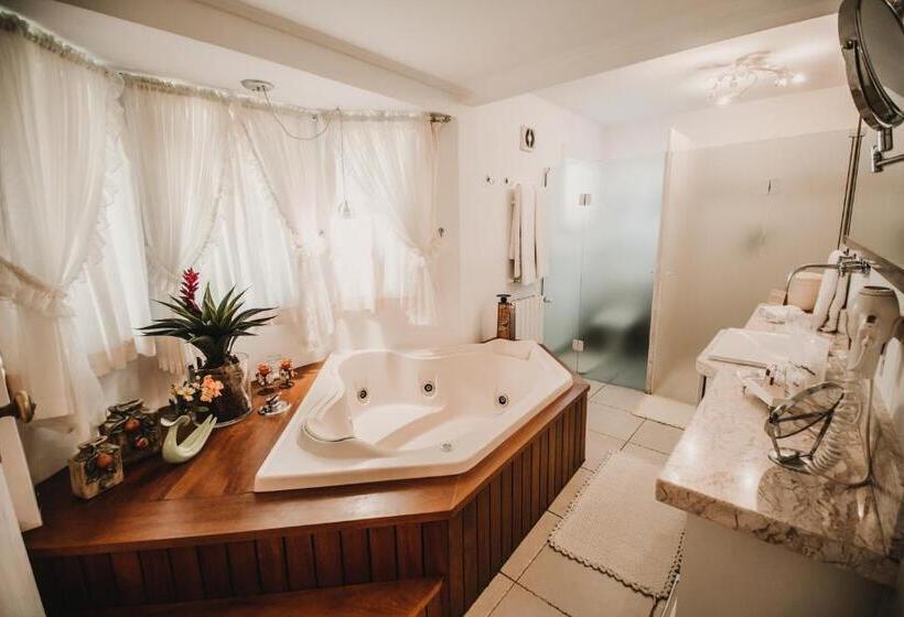 자쿠지 스위트, Chateau La Villette