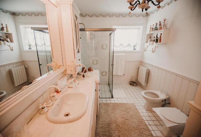 Номер Стандарт с Балконом, Chateau La Villette