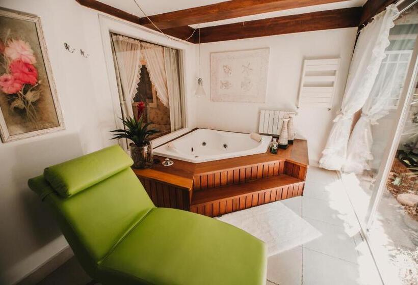 디럭스 스위트, Chateau La Villette