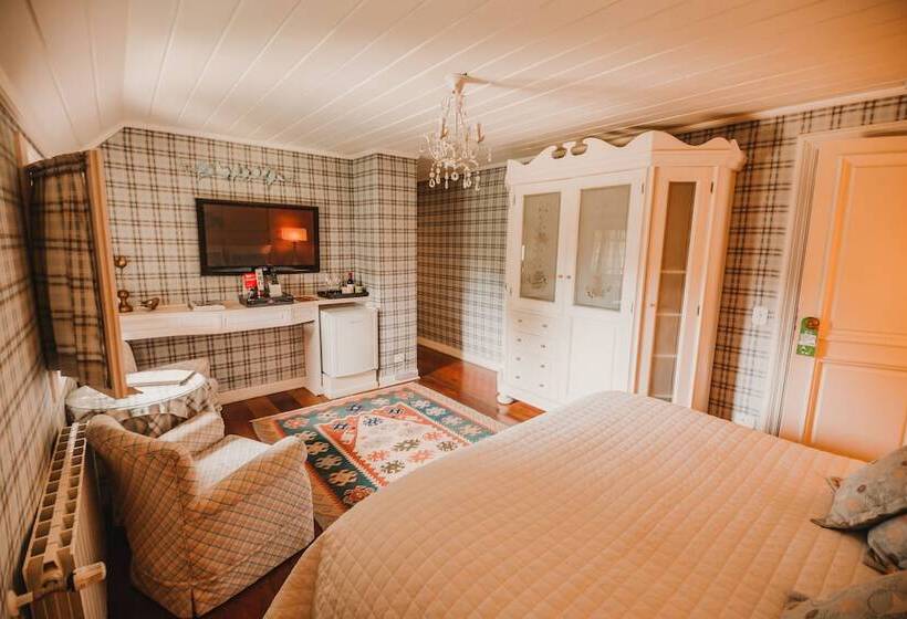 Номер Deluxe, Chateau La Villette