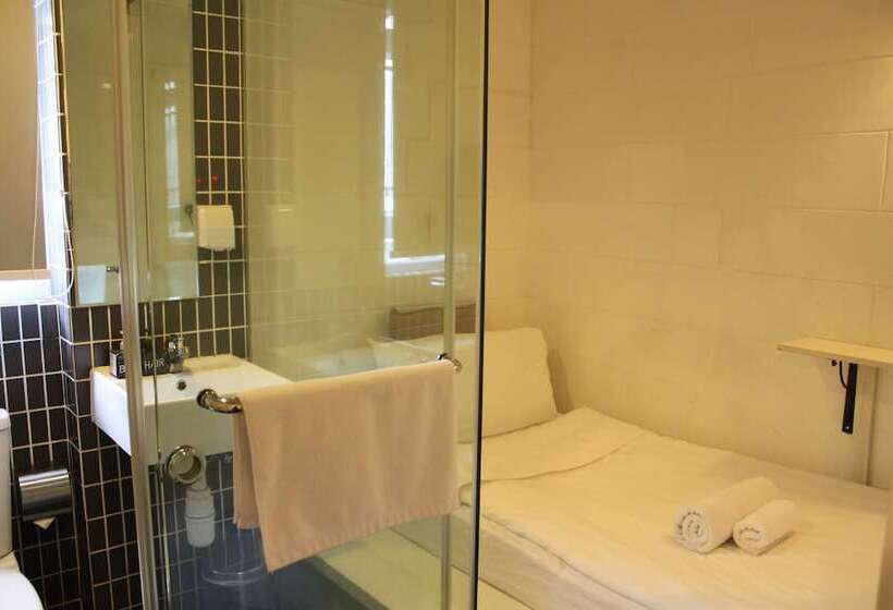 اتاق استاندارد یک نفره, Just Inn