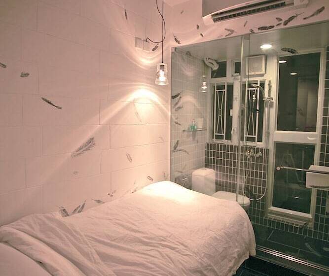 اتاق استاندارد یک نفره, Just Inn