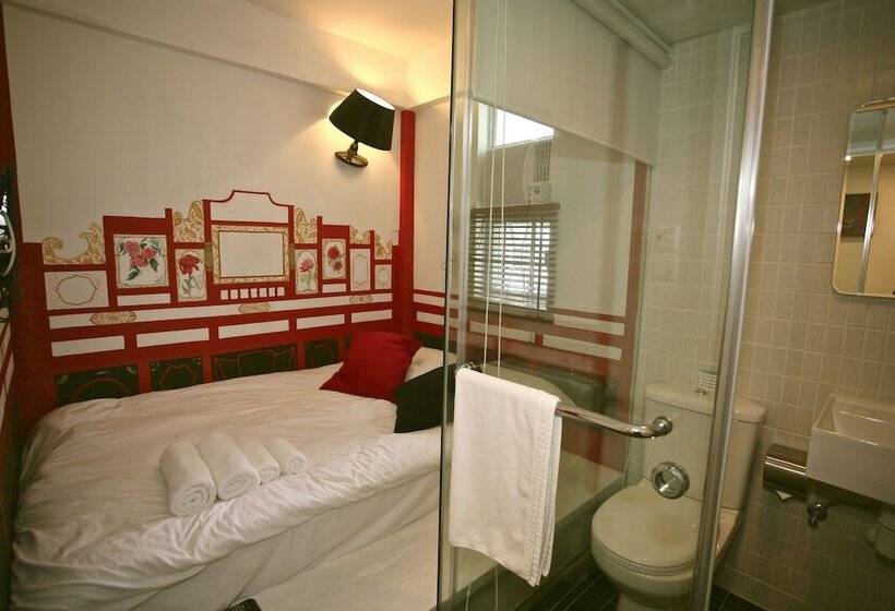 اتاق عادی, Just Inn