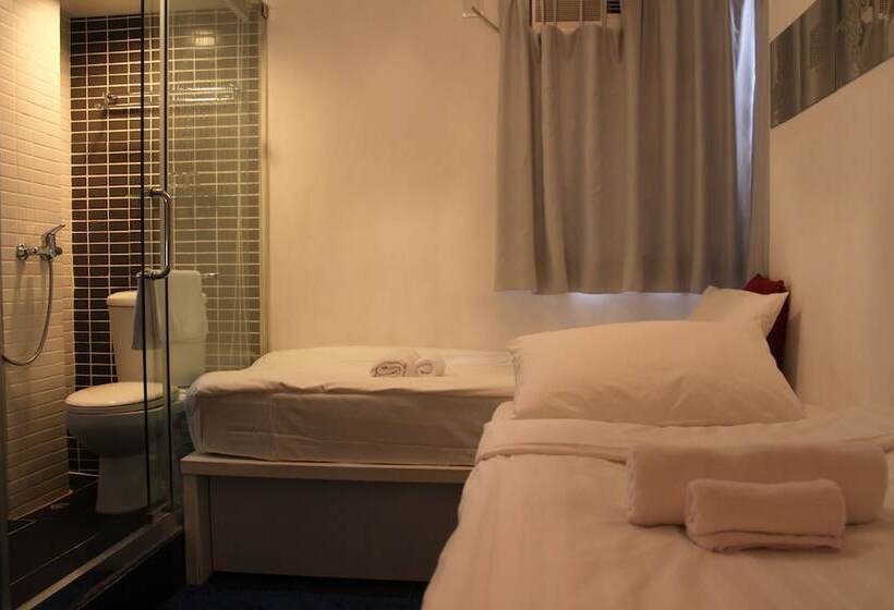 اتاق استاندارد, Just Inn