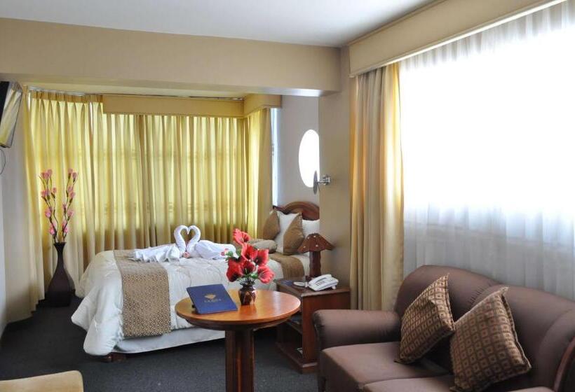 סוויטת ג'וניור, La Joya