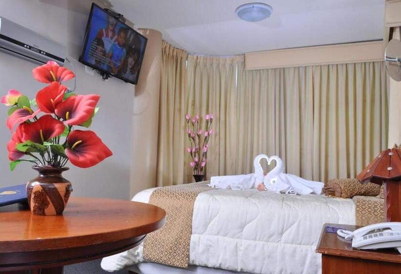 סוויטת ג'וניור, La Joya