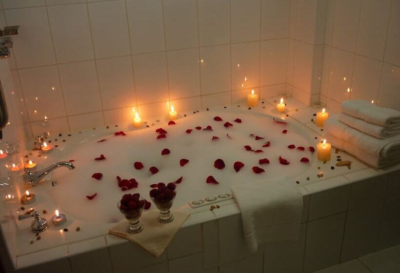 סוויטת ג'וניור, La Joya