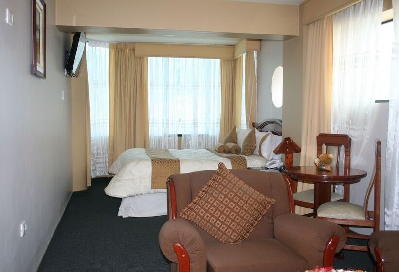 סוויטת ג'וניור, La Joya