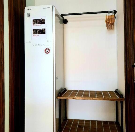 Camera Tripla Superiore, Leo