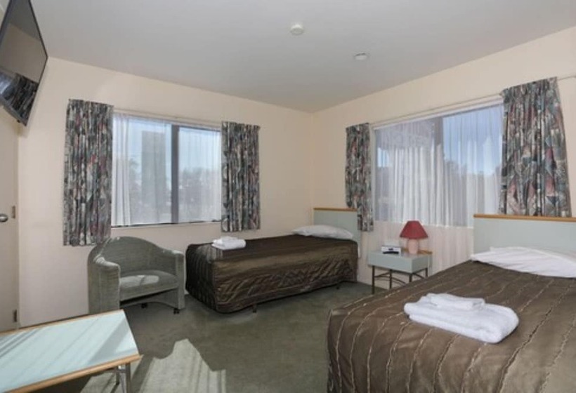 패밀리 룸, Pavilion Motel & Conference Centre