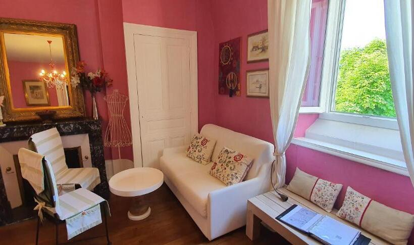 컴포트 룸, Villa Primerose