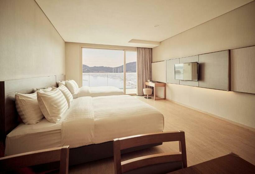 غرفة عائلية مطلّة علي البحر, Sono Calm Geoje