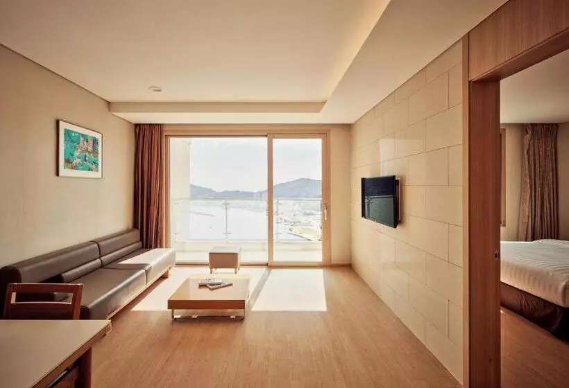 Sviitti Näkymä, Sono Calm Geoje