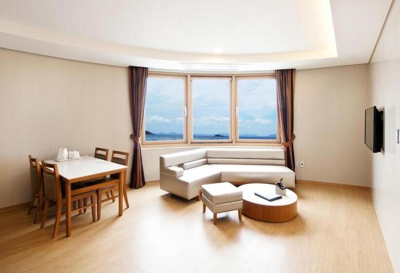 سوئیت با چشم‌انداز, Sono Calm Geoje