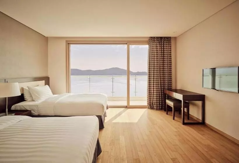 Sviitti Merinäkymä, Sono Calm Geoje