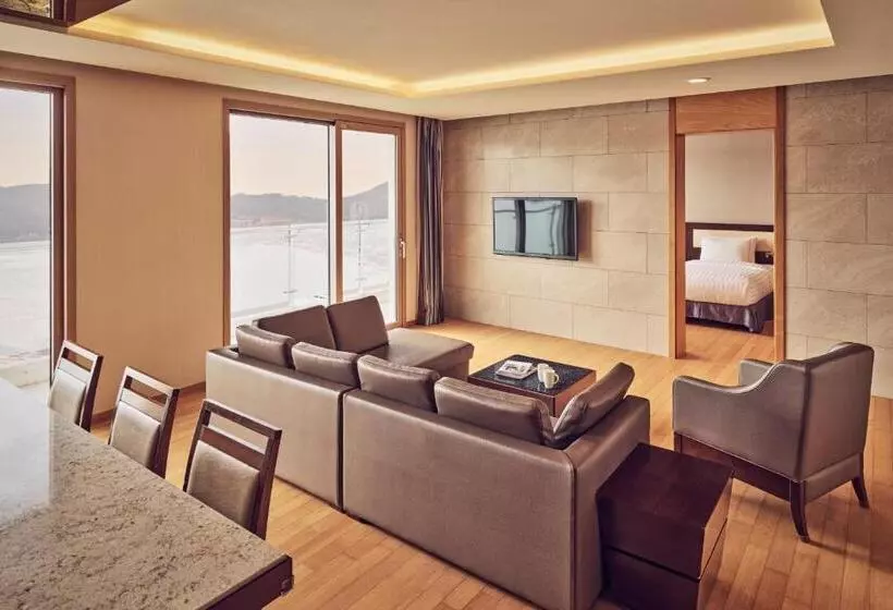 Sviitti Merinäkymä, Sono Calm Geoje