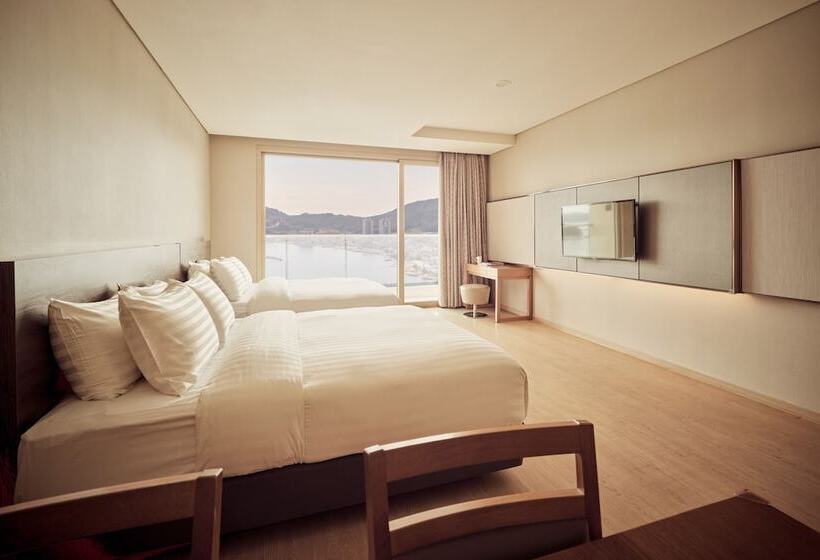 غرفة عائلية مطلّة علي البحر, Sono Calm Geoje