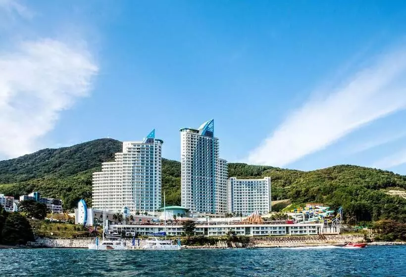 Perhehuone Merinäkymä, Sono Calm Geoje